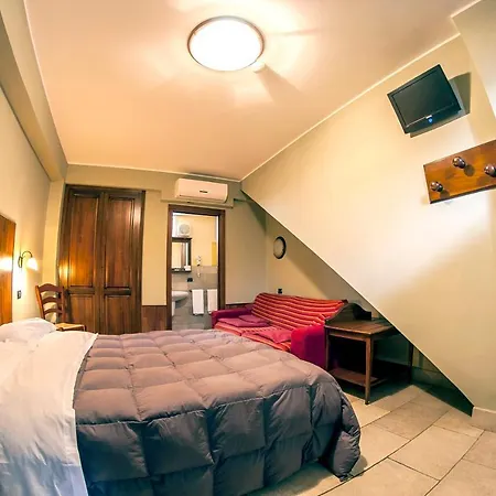Отель Spacious House Sea View Ачиреале
